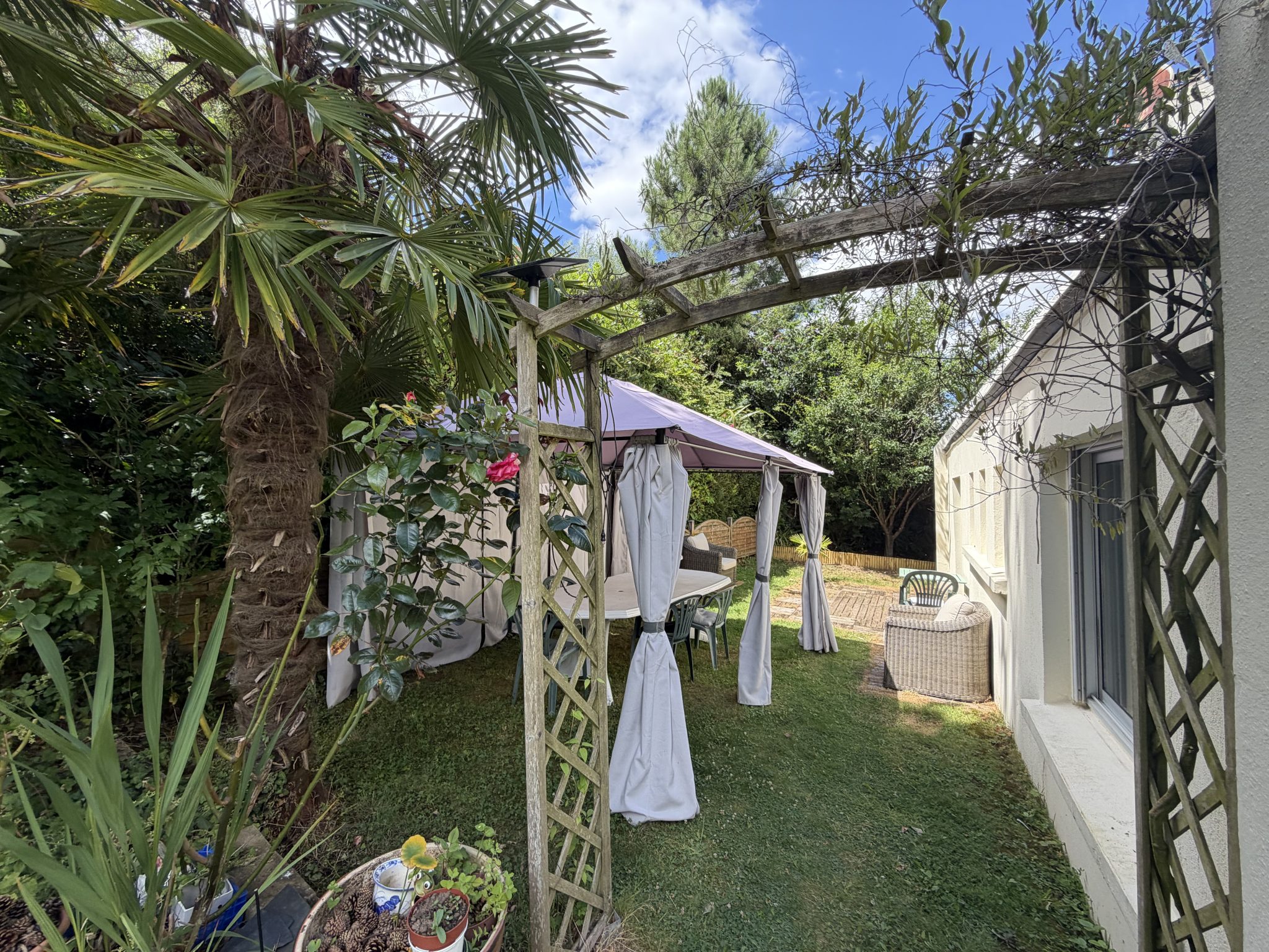 Exclusivité Agence ,  Quimper Sud, Quartier prisé pour Coquette Maison Traditionnelle & Son Jardin Arboré