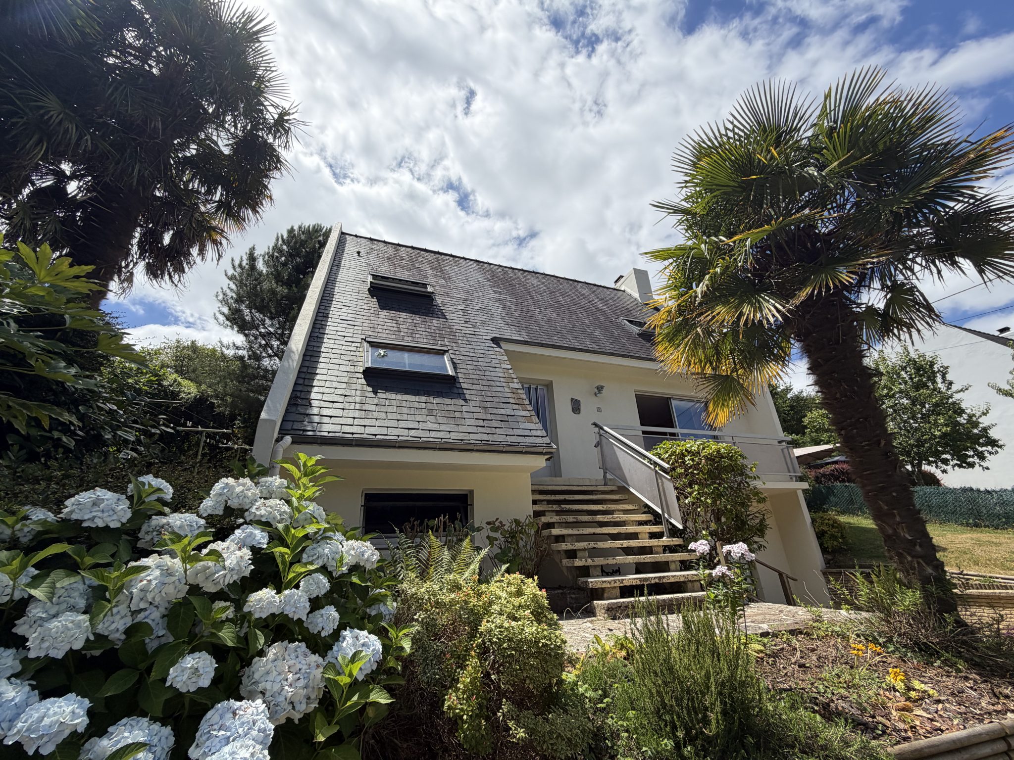 Exclusivité Agence ,  Quimper Sud, Quartier prisé pour Coquette Maison Traditionnelle & Son Jardin Arboré