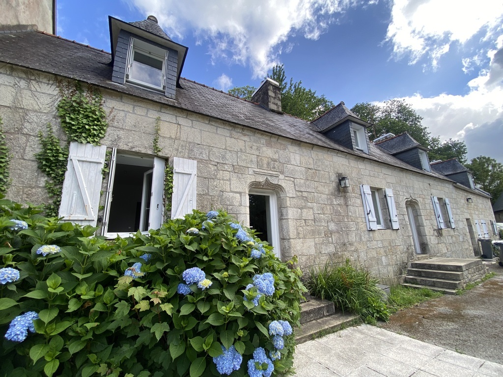 À louer – Libre immédiatement – Quimper Proche Quartier Moulin Vert , Charmante longère en Pierre !
