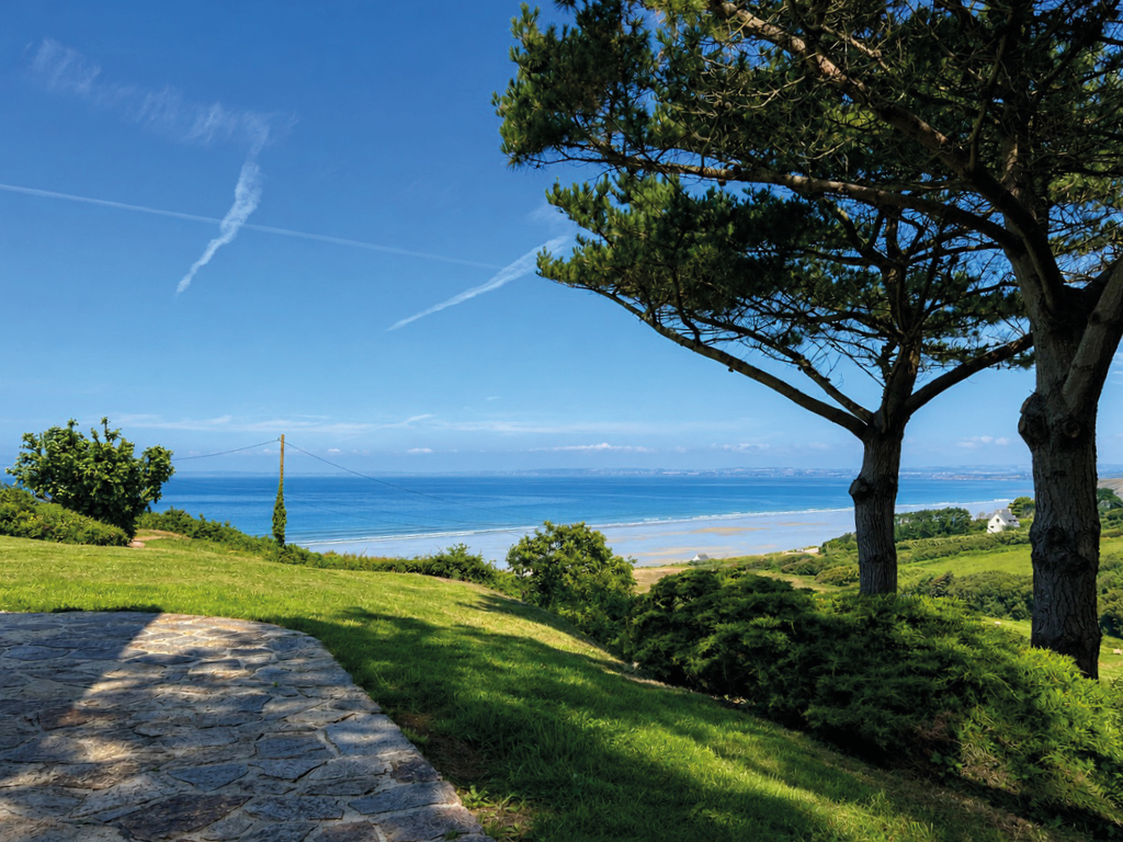 Baie De Douarnenez – Le Refuge Panoramique & Le Grand Terrain Préservé