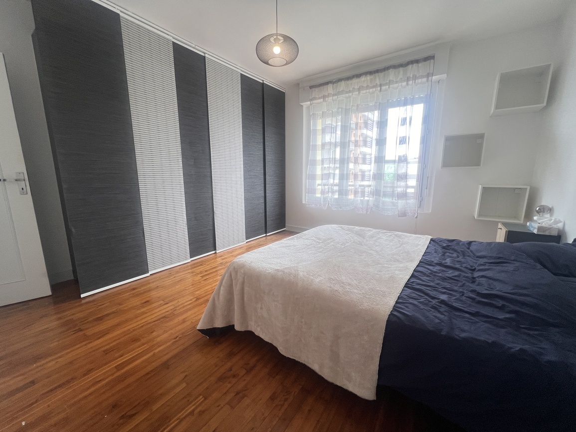 À LOUER, Libre. Lorient, Hypercentre – Appartement Meublé 3 Pièces de 89 m² Avec Parking