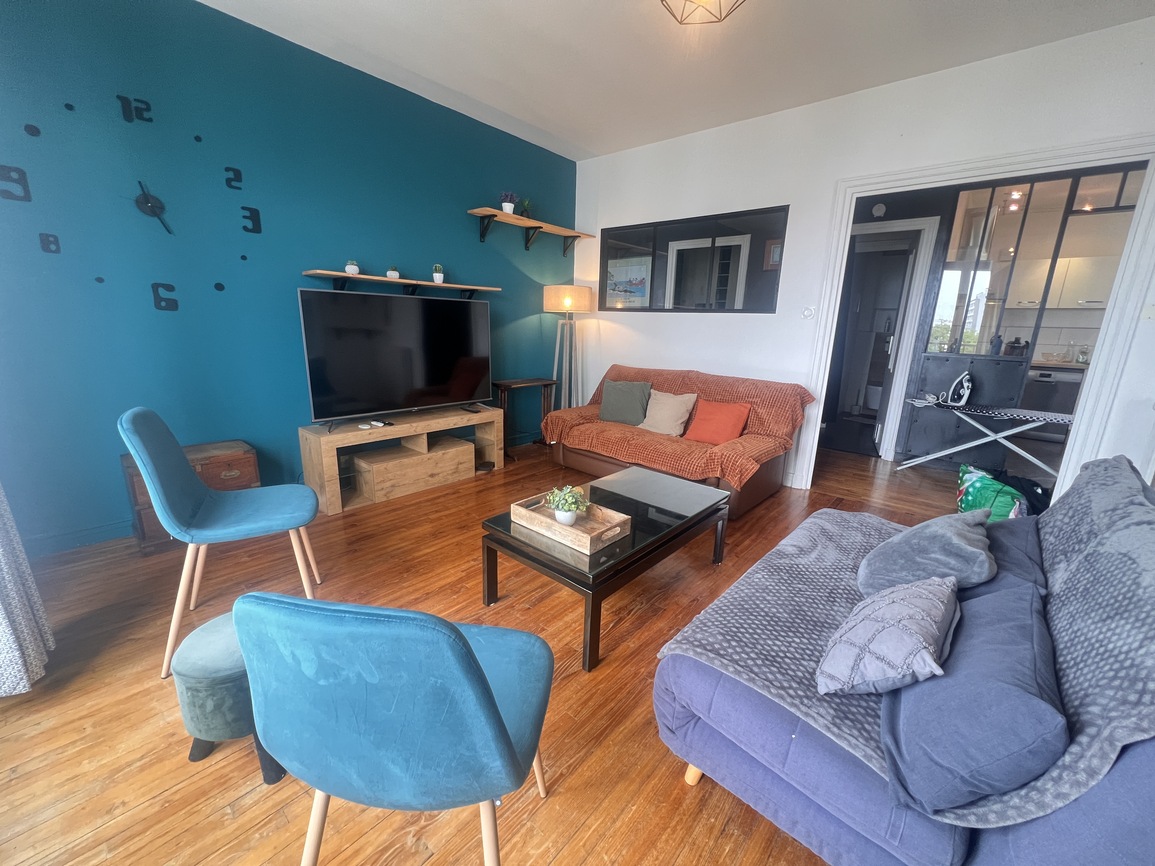 À LOUER, Libre. Lorient, Hypercentre – Appartement Meublé 3 Pièces de 89 m² Avec Parking