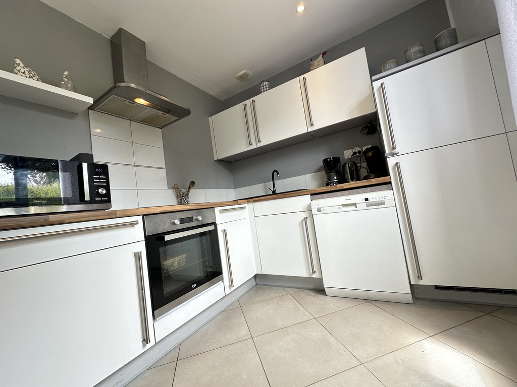 Quimperlé, Maison Contemporaine de 110m2 avec Jardin. Proches Commerces & Ecoles ! A SAISIR !