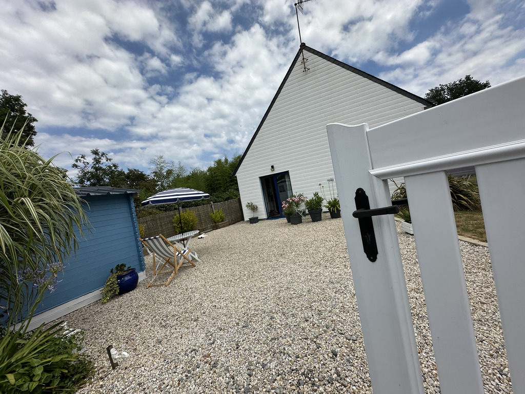 Quimperlé, Maison Contemporaine de 110m2 avec Jardin. Proches Commerces & Ecoles ! A SAISIR !