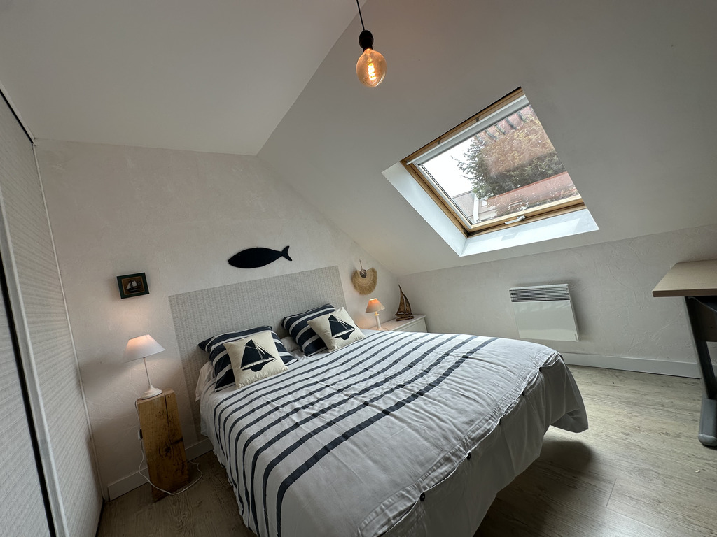 Quimperlé, Maison Contemporaine de 110m2 avec Jardin. Proches Commerces & Ecoles ! A SAISIR !