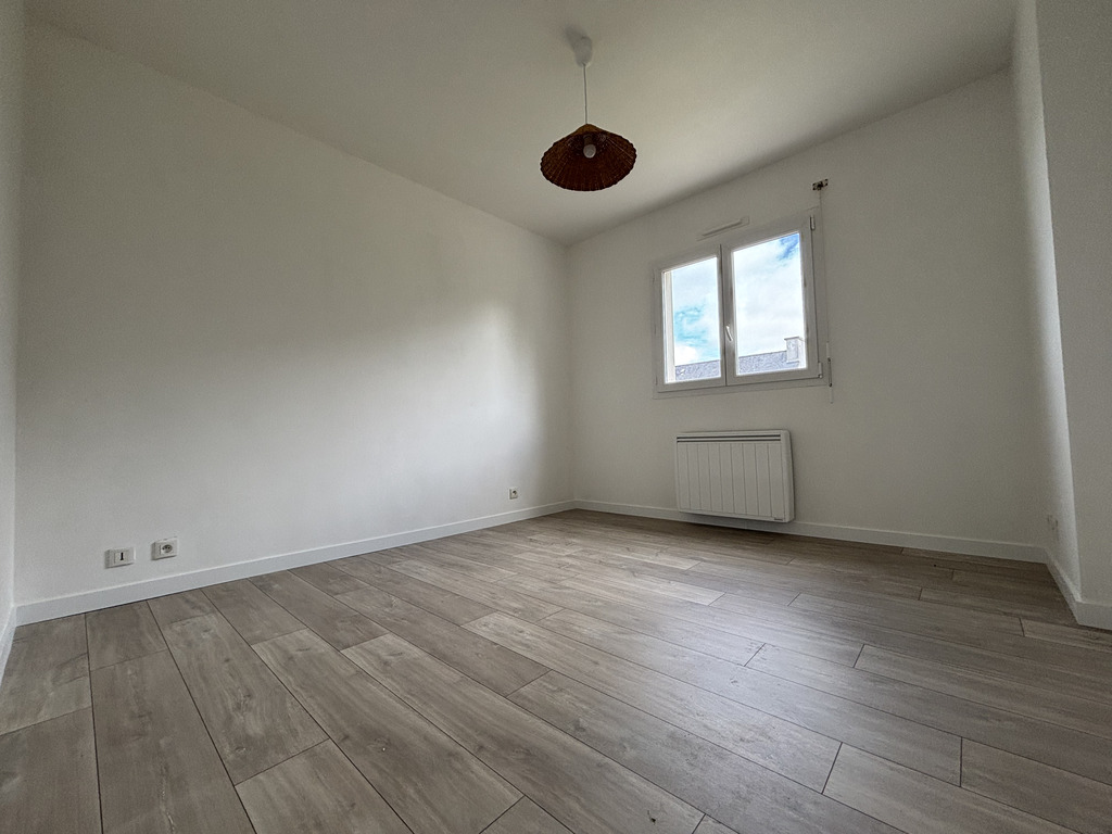 A LOUER. Libre Immédiatement. Pluguffan, Maison de 78 m² avec Jardin, Terrasse & Garage