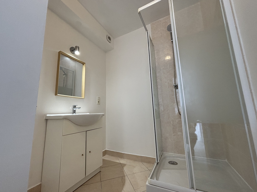 A LOUER. Libre Immédiatement. Pluguffan, Maison de 78 m² avec Jardin, Terrasse & Garage