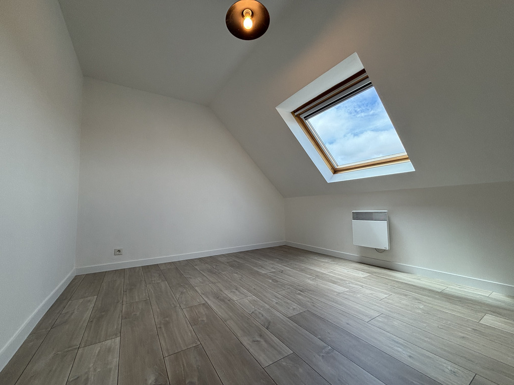 A LOUER. Libre Immédiatement. Pluguffan, Maison de 78 m² avec Jardin, Terrasse & Garage