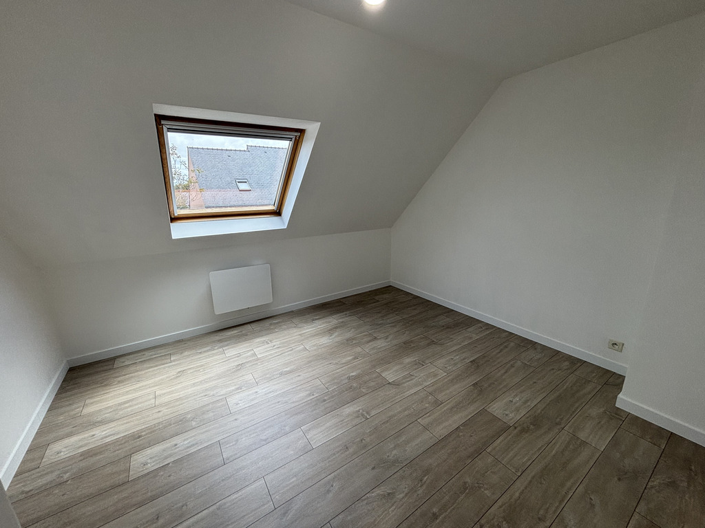 A LOUER. Libre Immédiatement. Pluguffan, Maison de 78 m² avec Jardin, Terrasse & Garage
