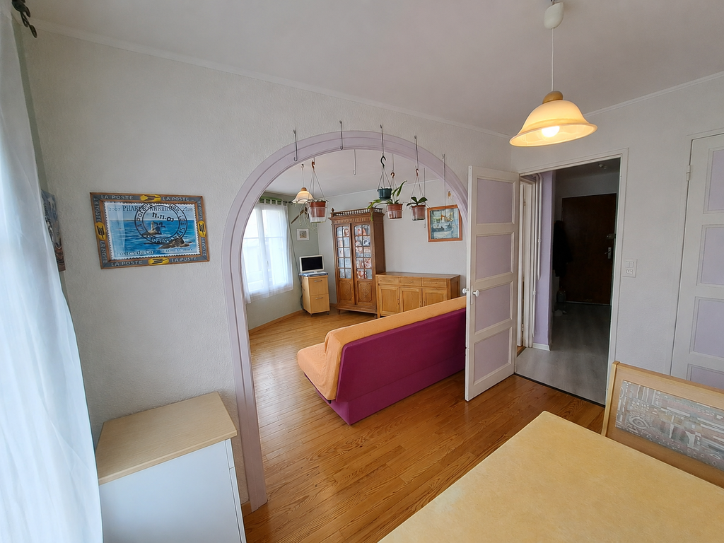 Quimper, Appartement en Viager Occupé – Homme de 79 ans – Bouquet 77 900 € – Pas de Rente