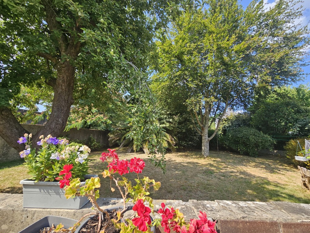 Quimper Centre ville à pied- Maison de Caractère avec Jardin dans le Quartier du Moulin Vert