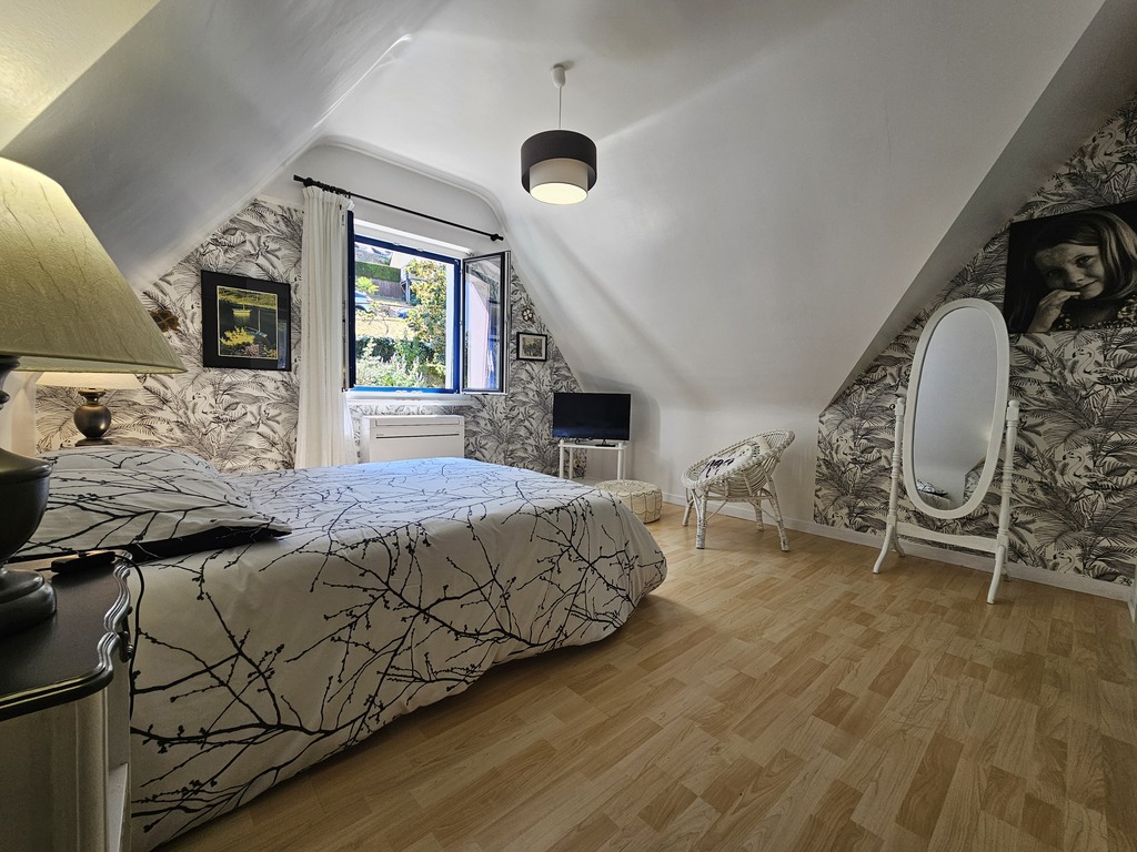 Exclusivité Agence ! PONT-AVEN, Au Coeur de la Cité des Peintres, Maison au Calme avec Parkings