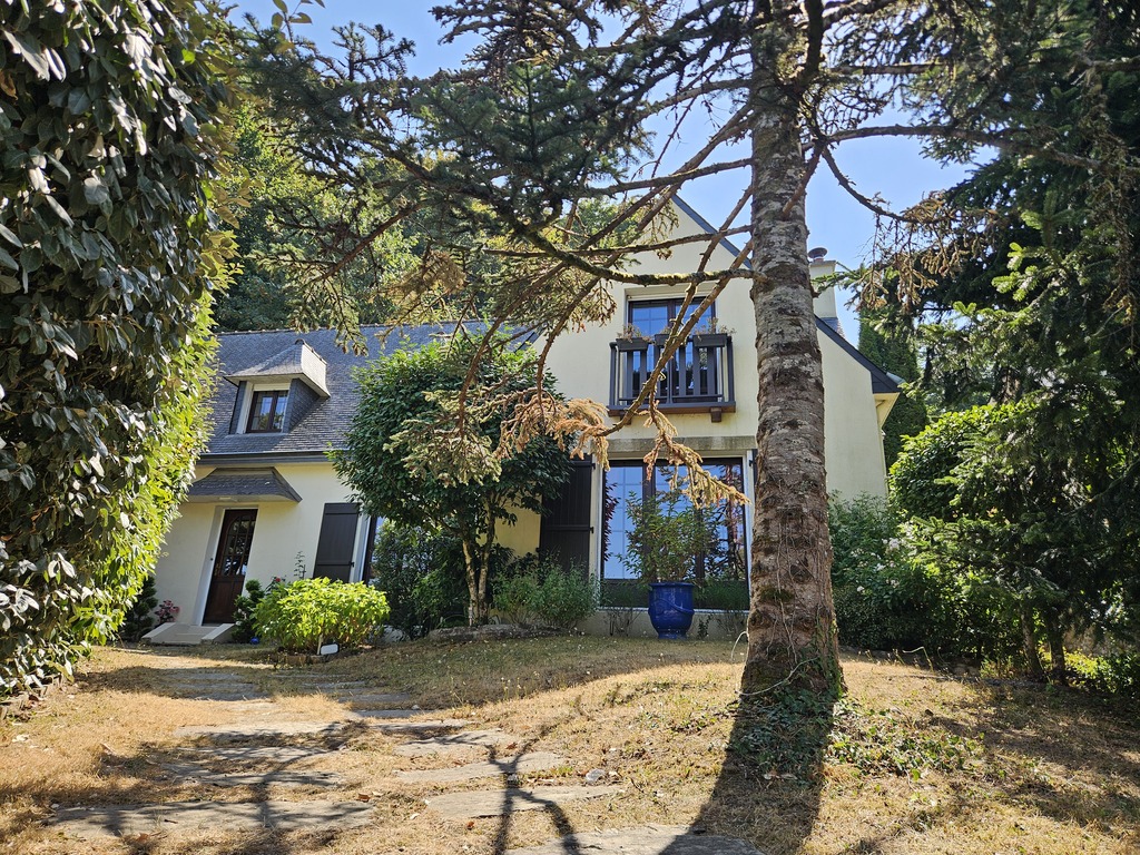 PONT-AVEN, Au Coeur de la Cité des Peintres, Maison Familiale de 185 m² avec Parkings