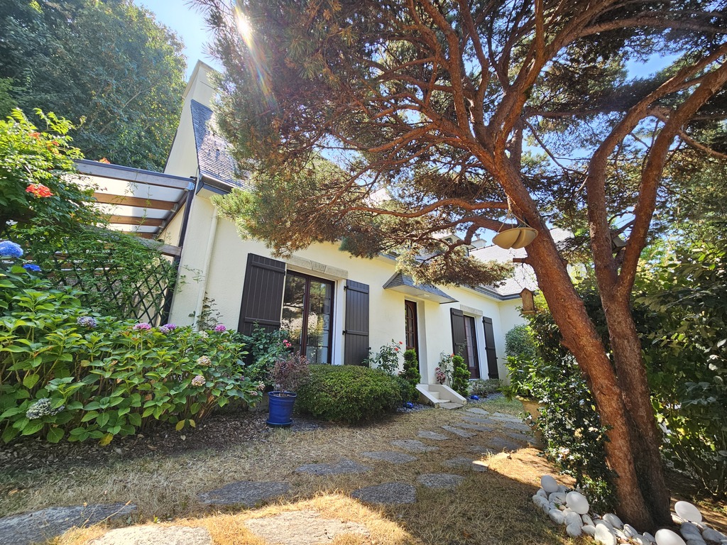 PONT-AVEN, Au Coeur de la Cité des Peintres, Maison Familiale de 185 m² avec Parkings