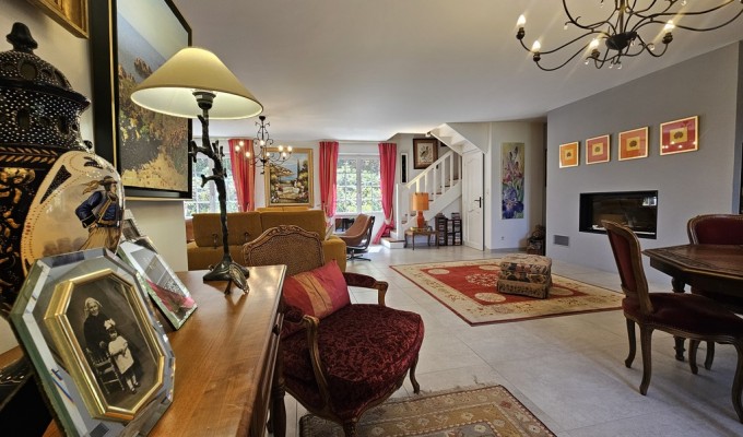 PONT-AVEN, Au Coeur de la Cité des Peintres, Maison Familiale de 185 m² avec Parkings
