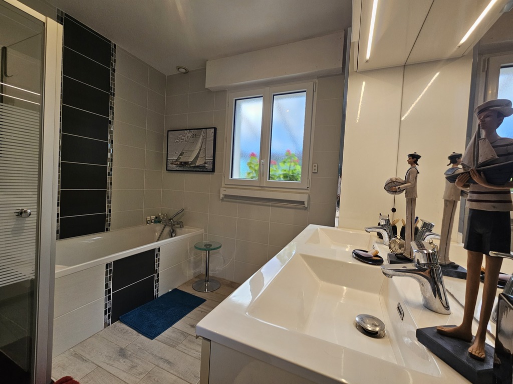 PONT-AVEN, Au Coeur de la Cité des Peintres, Maison Familiale de 185 m² avec Parkings