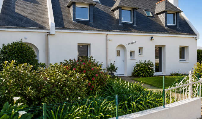 La Rare & Rénovée Maison à Double Indépendance de 110m² à Port-Haliguen Sur Son Terrain Clos de 388m²