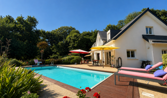L’unique Villa d’Exception (250 m²) & de Prestige avec Piscine & Spa dans le Neuilly Quimpérois.