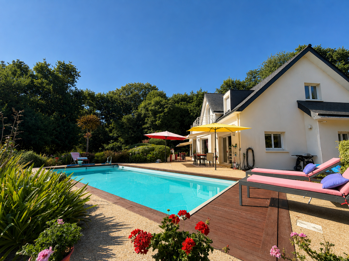 L’unique Villa d’Exception (250 m²) & de Prestige avec Piscine & Spa dans le Neuilly Quimpérois.