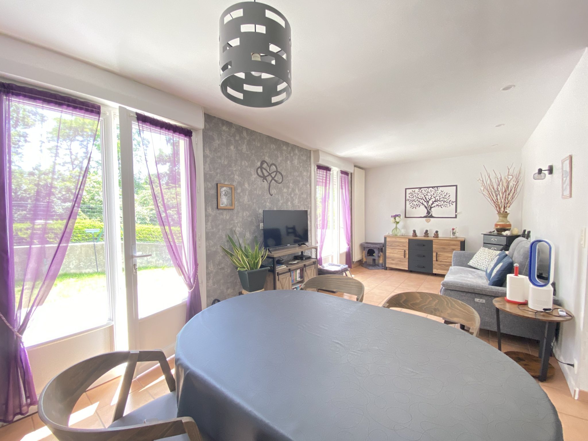 Rosporden- Vie de Plain-Pied & Environnement Privilégié Pour Cette Chaleureuse Traditionnelle de 91 m² Sur Son Terrain Clos de 750m²