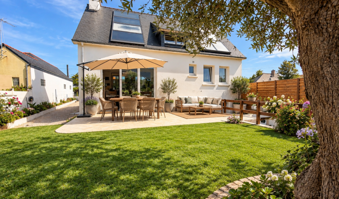 La Lumineuse & Soignée Traditionnelle de 150m² Dans Environnement Privilégié Sur Son Terrain Clos de 530m²