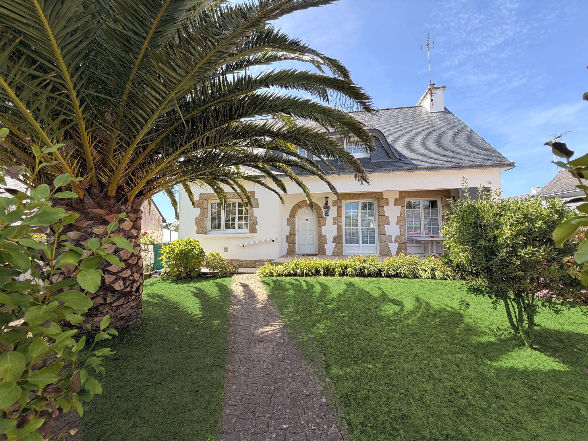 La Lumineuse & Soignée Traditionnelle de 150m² Dans Environnement Privilégié Sur Son Terrain Clos de 530m²