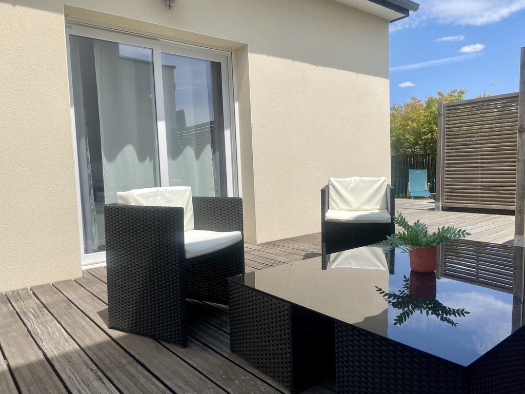 Saint Armel. Emplacement Recherché Pour Cette Impeccable & Généreuse Contemporaine de 157m² Sur Terrain Clos