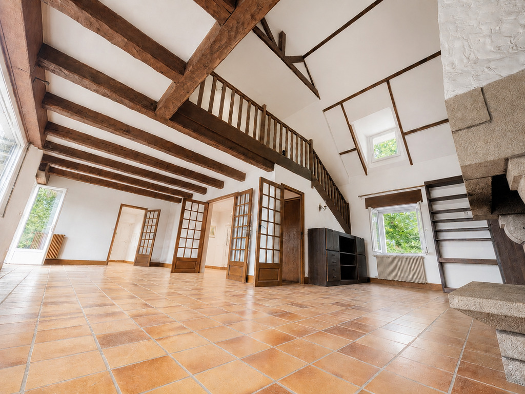 La Charismatique Maison de Caractère face à l’Aven, au Cœur d’un Environnement Naturel Préservé de 2.5ha