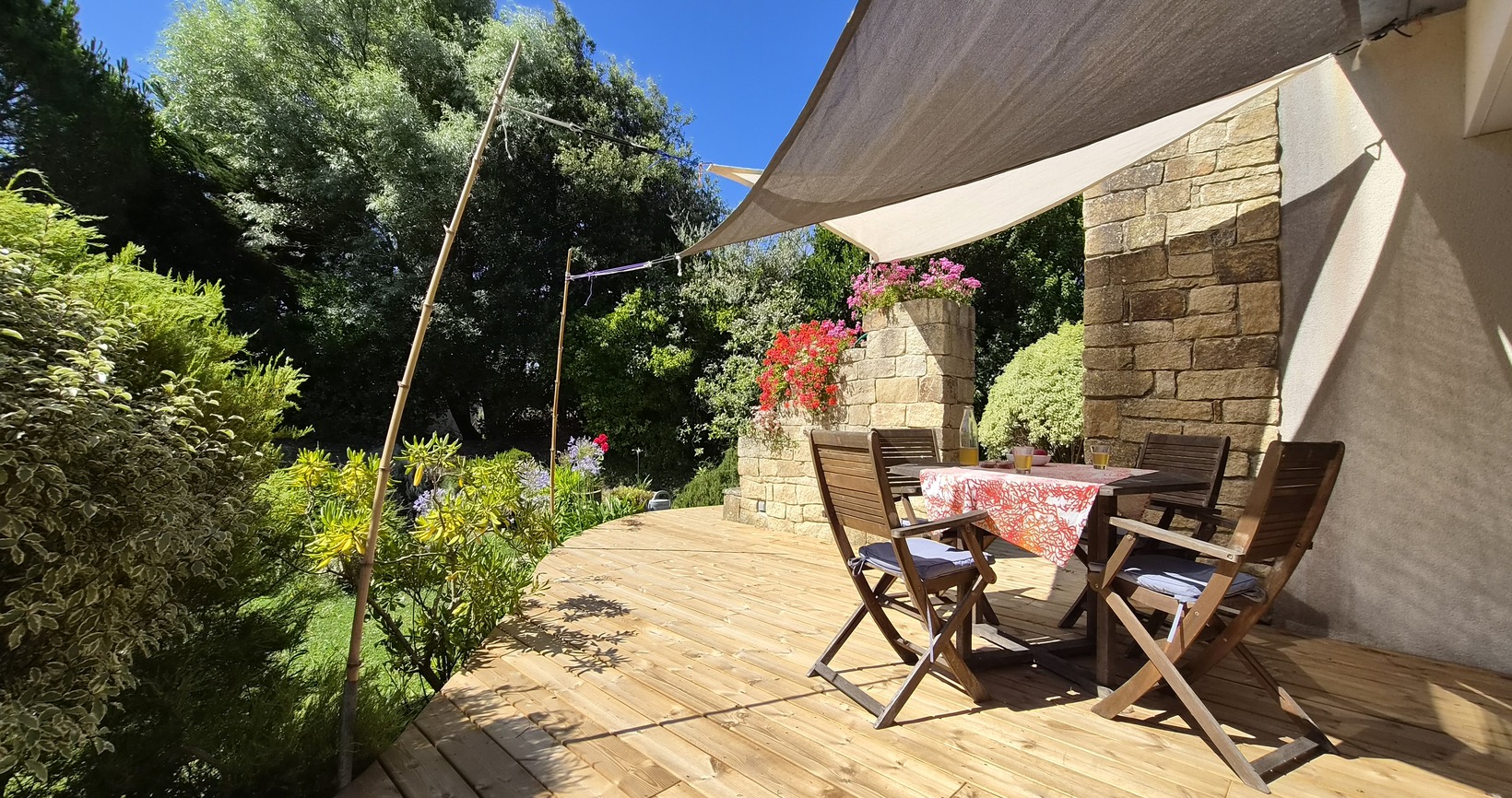 Penmarc’h Pors Carn – L’Authentique Maison de Bord de Mer & Son Écrin de Verdure Préservé