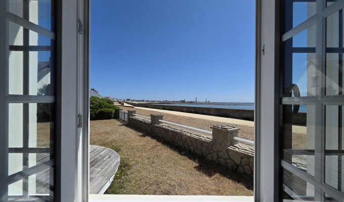 Penmarch, FACE A LA MER, La Néo-Bretonne Offrant une Vue Epoustouflante Le Phare