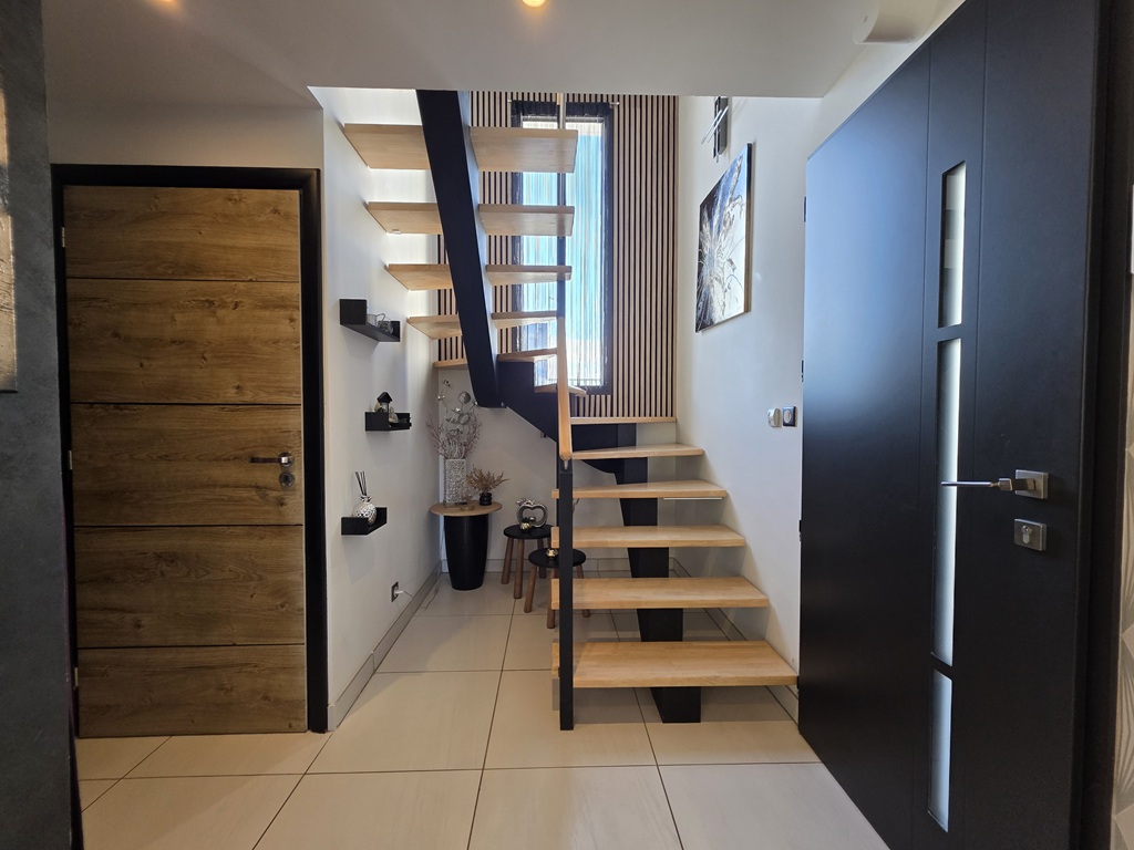 Plomeur, proximité LE GUILVINEC, vaste Contemporaine dans Un Magnifique Jardin arboré de 1615 m²