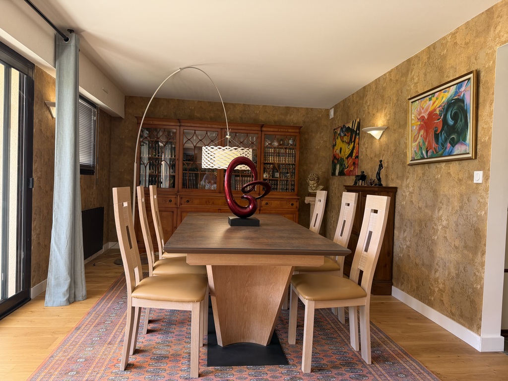 Quimper Cœur de la Ville – Appartement de 190 m² avec Ascenseur & Terrasse & Garage