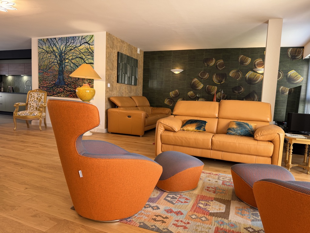 Quimper Cœur de la Ville – Appartement de 190 m² avec Ascenseur & Terrasse & Garage