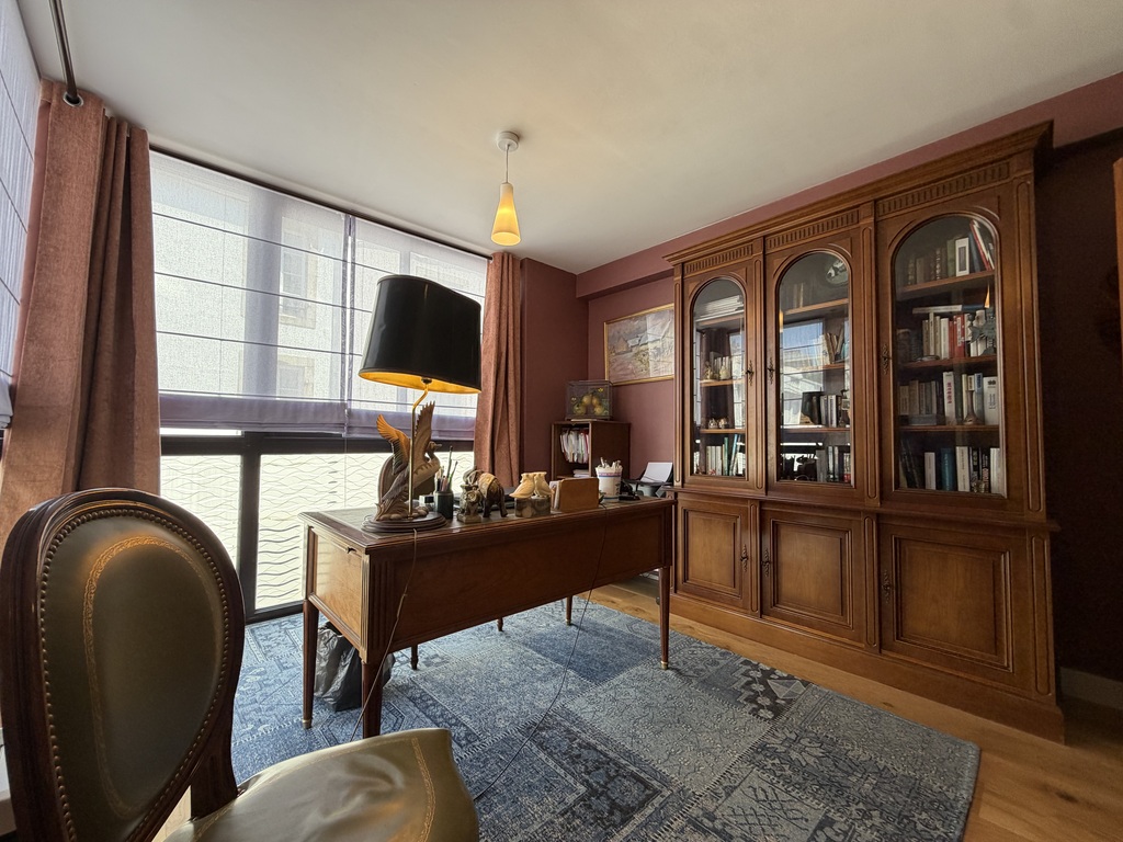 Quimper Cœur de la Ville – Appartement de 190 m² avec Ascenseur & Terrasse & Garage