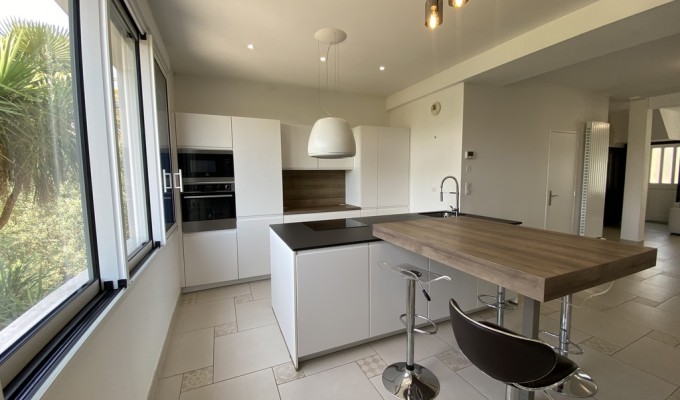 À LOUER – Disponible immédiatement – Maison de ville Familiale de 181 m²- Centre Ville QUIMPER