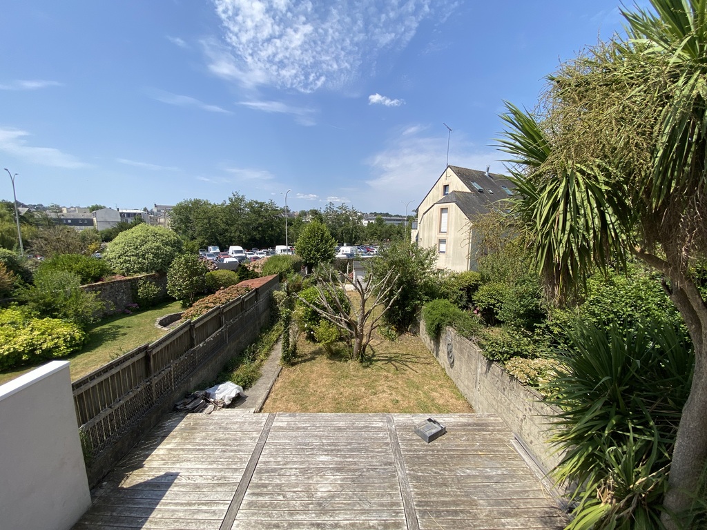 À LOUER – Disponible immédiatement – Maison de ville Familiale de 181 m²- Centre Ville QUIMPER