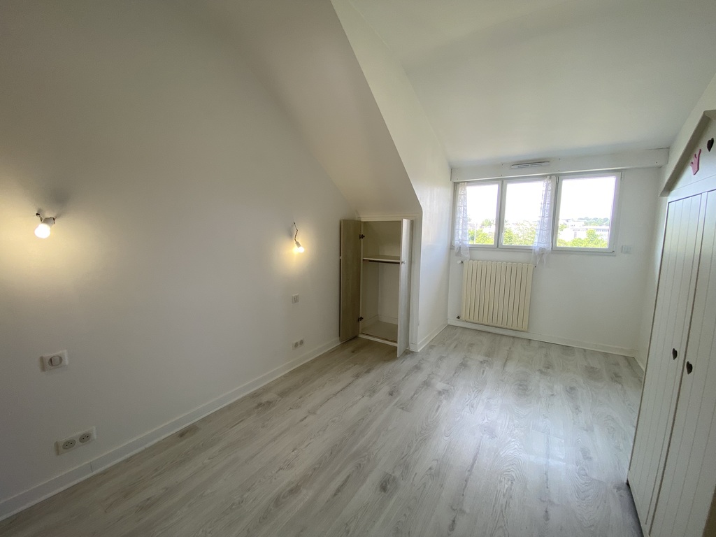 À LOUER – Disponible immédiatement – Maison de ville Familiale de 181 m²- Centre Ville QUIMPER