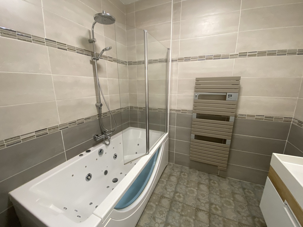 À LOUER – Disponible immédiatement – Maison de ville Familiale de 181 m²- Centre Ville QUIMPER