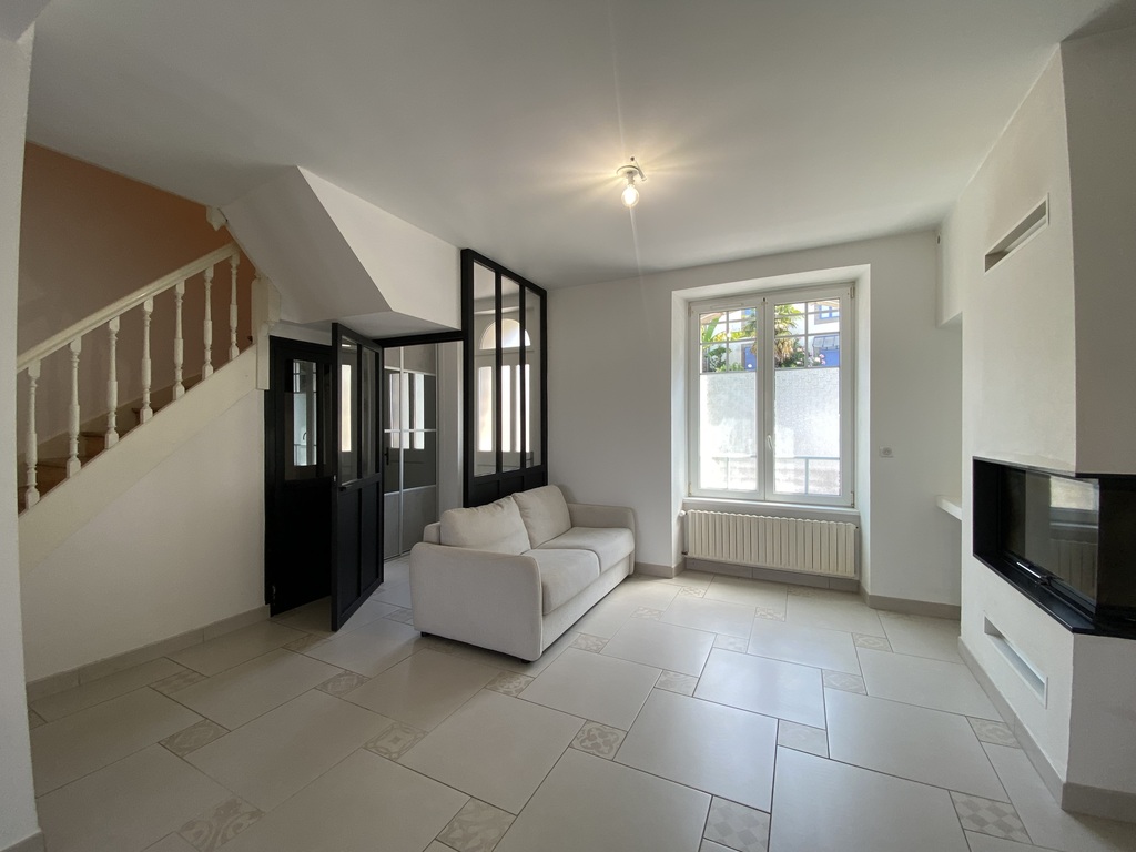À LOUER – Disponible immédiatement – Maison de ville Familiale de 181 m²- Centre Ville QUIMPER