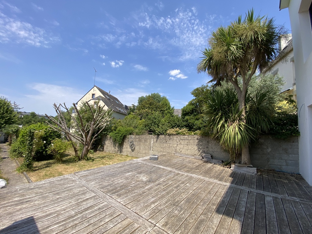 À LOUER – Disponible immédiatement – Maison de ville Familiale de 181 m²- Centre Ville QUIMPER