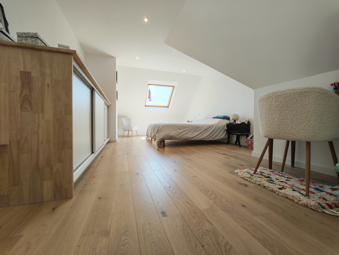 Quimper Sud. Quartier Prisé pour Maison Contemporaine (161 m2) aux Prestations Soignées sur Terrain de 1 000 m2.