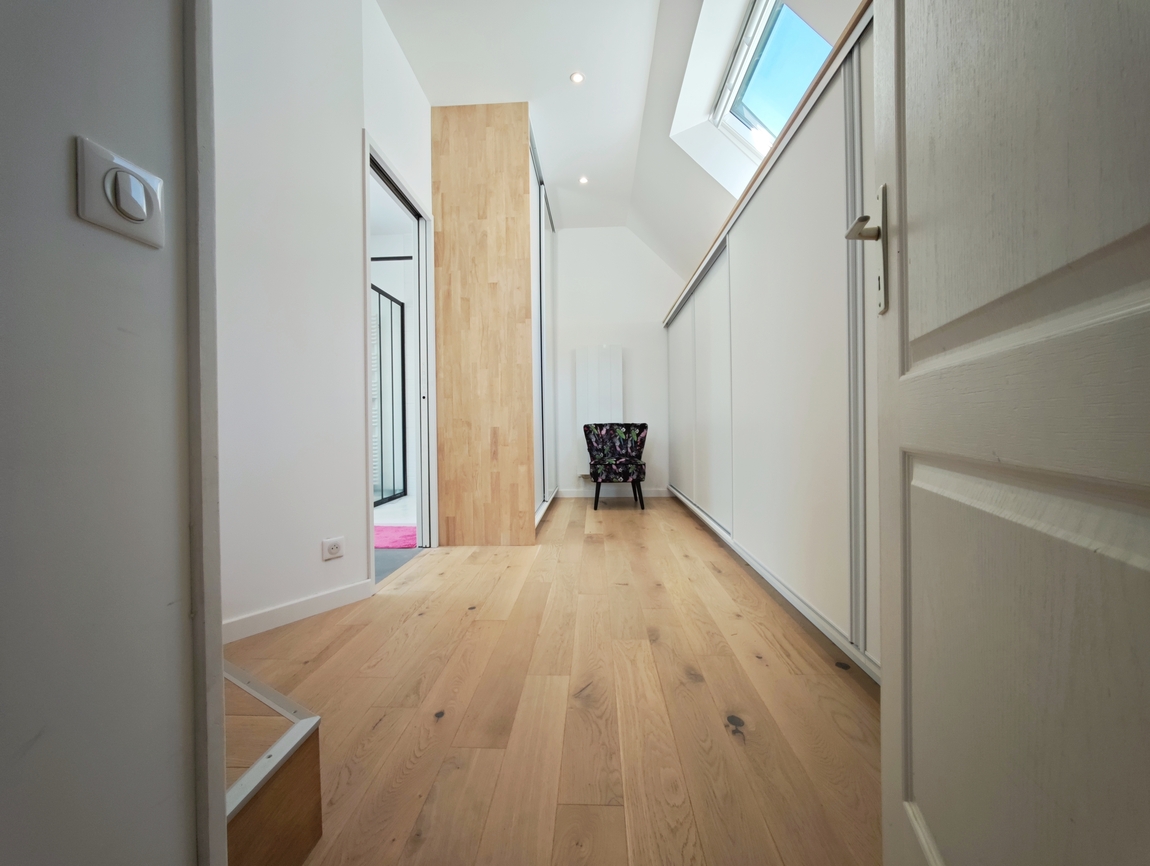 Quimper Sud. Quartier Prisé pour Maison Contemporaine (161 m2) aux Prestations Soignées sur Terrain de 1 000 m2.