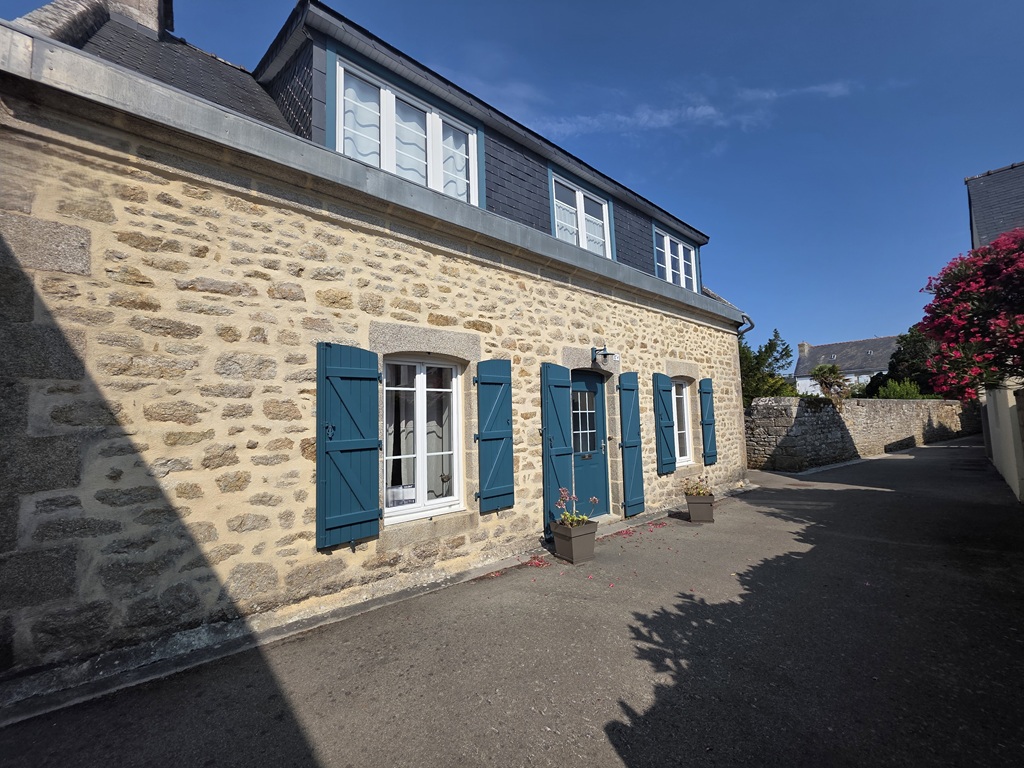 L’ILE TUDY , A la pointe, Maison de Pêcheur rénovée “Esprit Coté Ouest” Avec Vue Mer de l’Etage