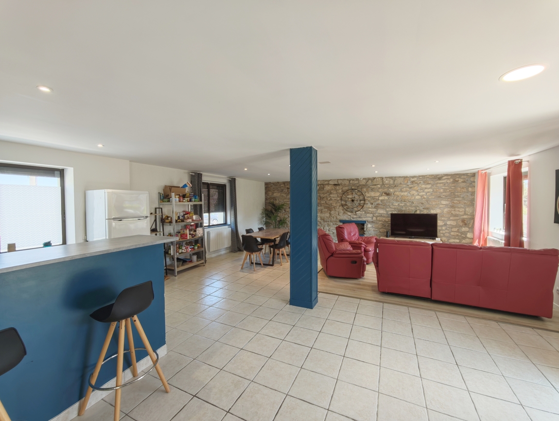 Quimper. Généreuse Maison de Plain Pied (175 m2) 4 Chambres, Bureau Terrasse & Grand Garage.
