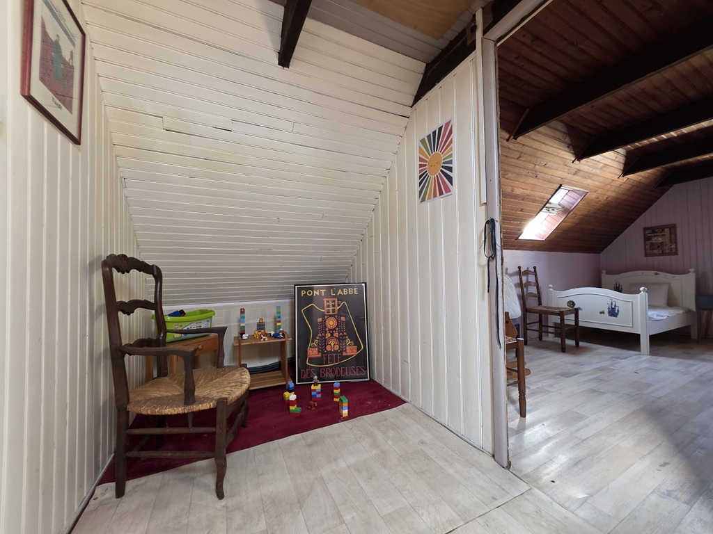 Tréguennec, Longère Bigoudène à Rénover et son Terrain Constructible de 3370 m²