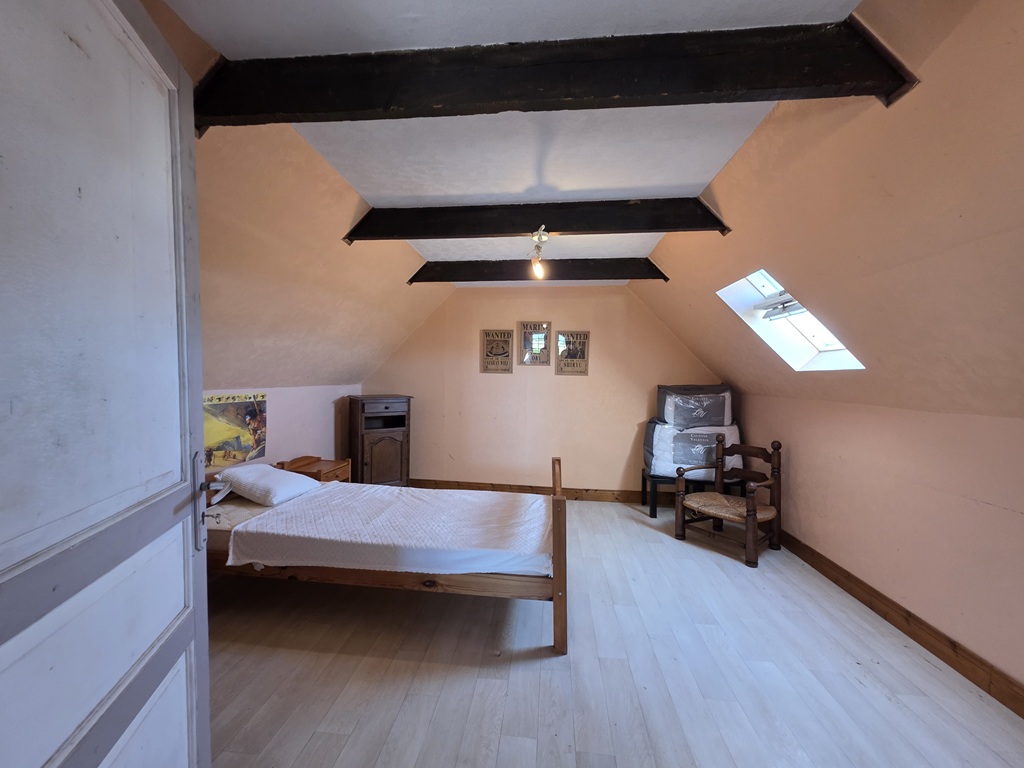 Tréguennec, Longère Bigoudène à Rénover et son Terrain Constructible de 3370 m²