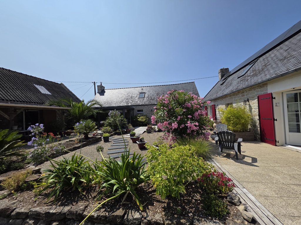 LESCONIL, La Plage à Pied, Ensemble en Pierres Entièrement rénové Sur les abords du Ster
