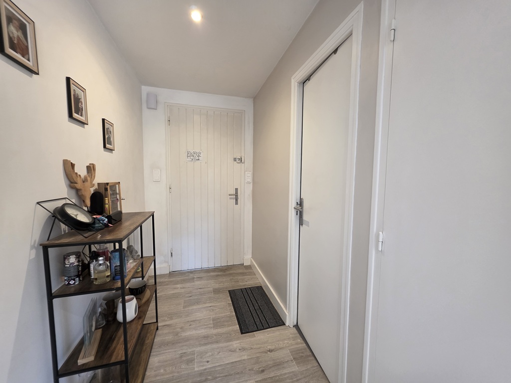 A LOUER, TREMEOC, La maison de plain pied 2 chambres (67m²) Avec Garage et Jardin (842m²)