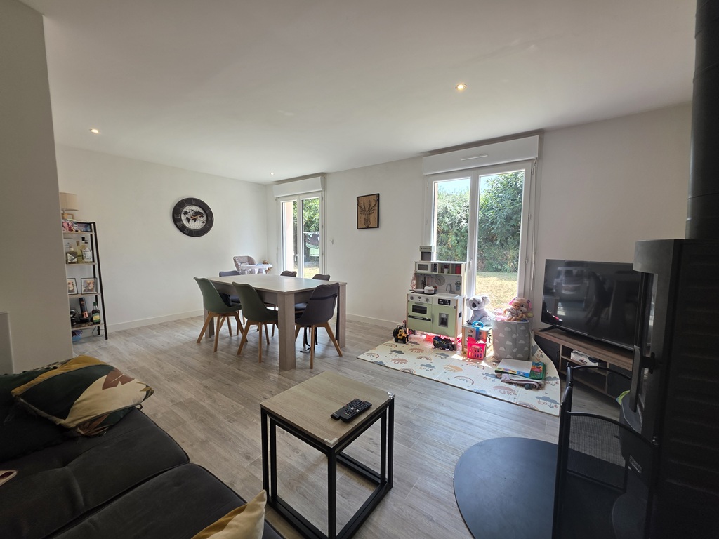 A LOUER, TREMEOC, La maison de plain pied 2 chambres (67m²) Avec Garage et Jardin (842m²)