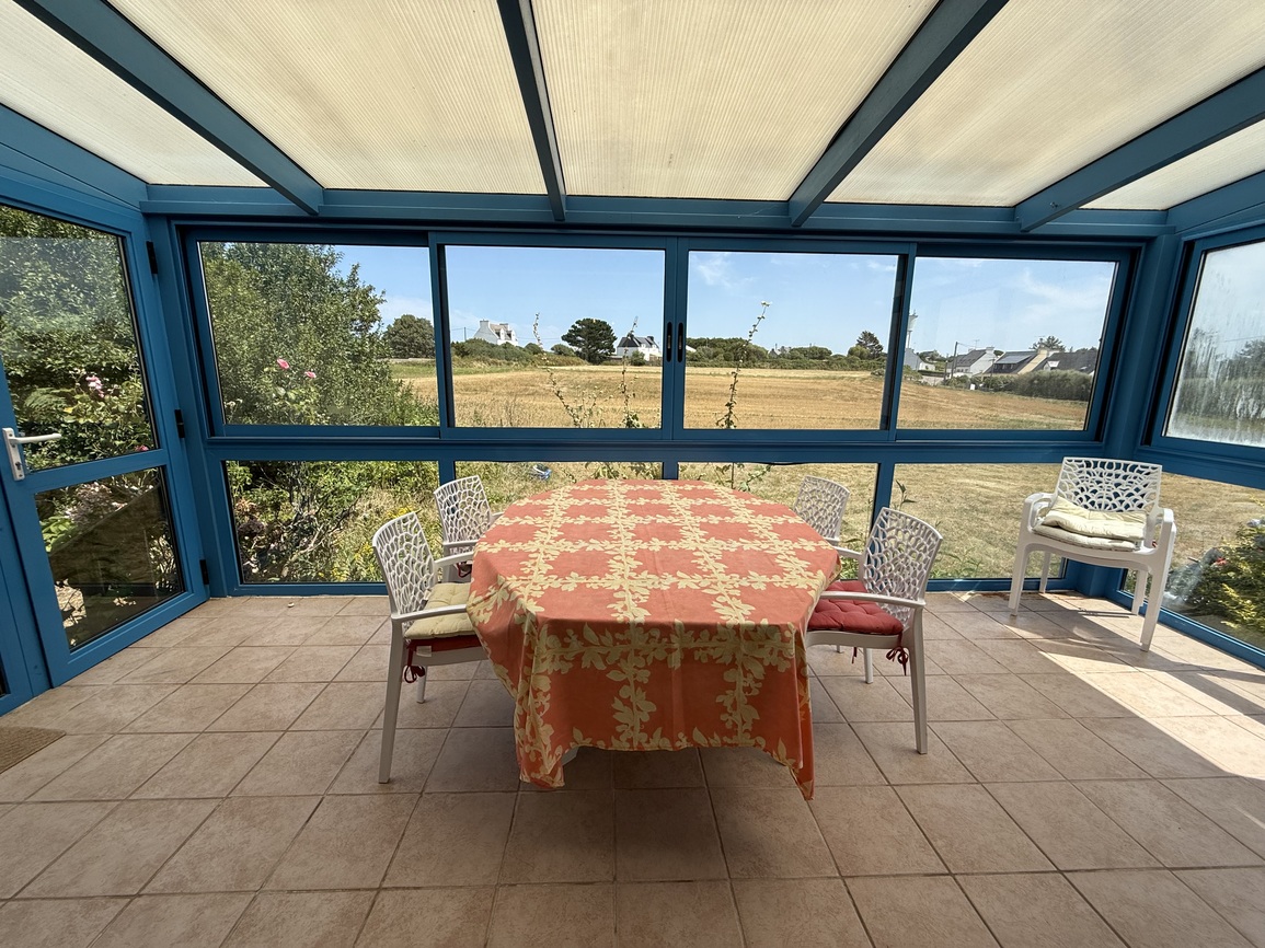 Plogoff – Maison de 120 m² avec un Bel Emplacement en Bord de Mer sur Vaste Terrain